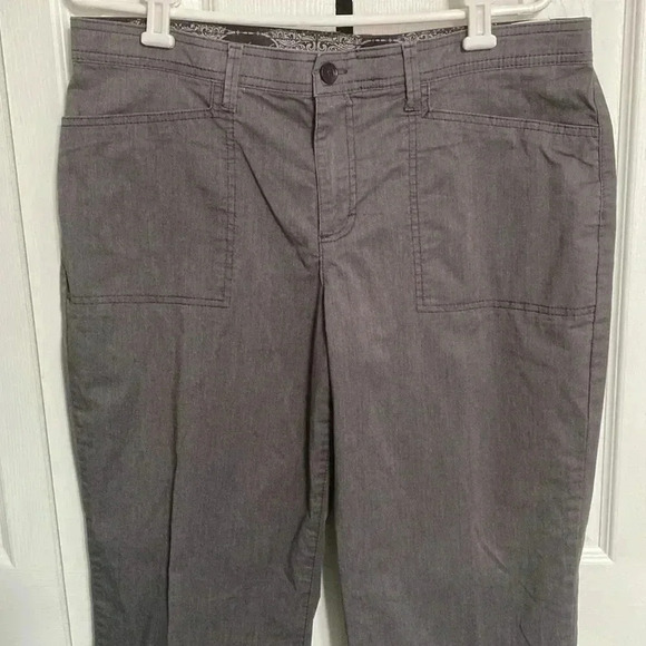 Gloria Vanderbilt gray pants - Picture 3 of 12